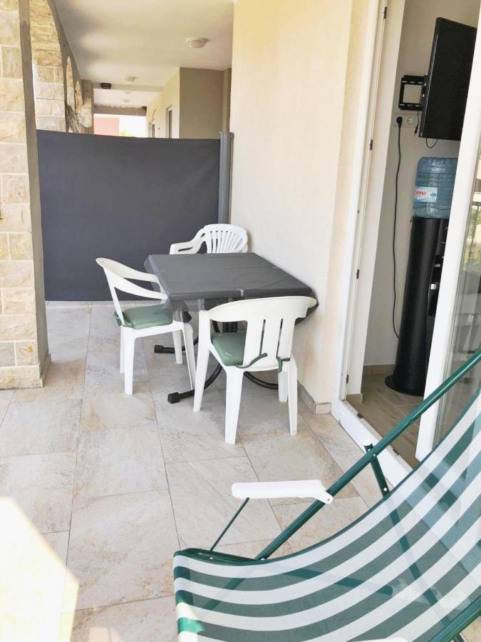 Apartmani Solis Vir Exterior photo