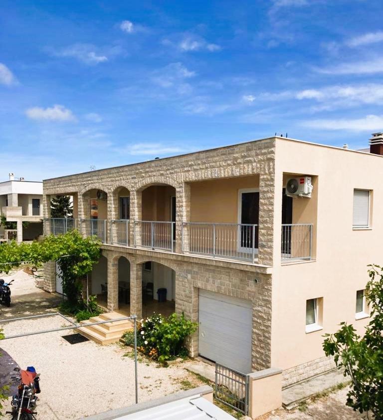 Apartmani Solis Vir Exterior photo